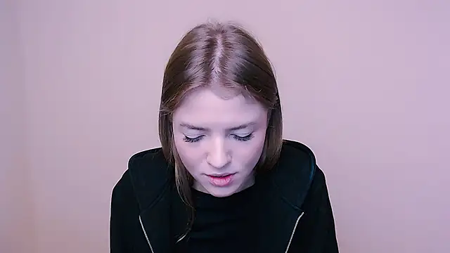 Snapshot of MissOliviaa_ chatting on January 4, 2025, 12:38 pm MissOliviaa  online show from January 4, 2025, 12:38 pm