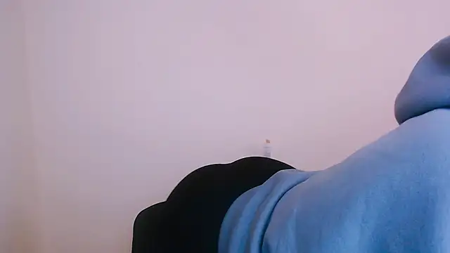 Snapshot of MissOliviaa_ chatting on January 15, 2025, 8:41 am MissOliviaa  online show from January 15, 2025, 8:41 am