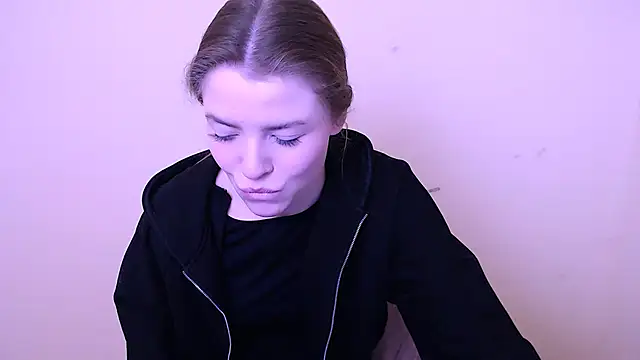 Snapshot of MissOliviaa_ chatting on January 16, 2025, 8:22 am MissOliviaa  online show from January 16, 2025, 8:22 am