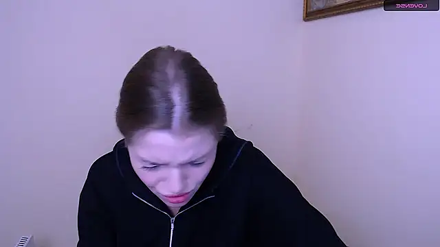 Snapshot of MissOliviaa_ chatting on January 18, 2025, 7:28 am MissOliviaa  online show from January 18, 2025, 7:28 am