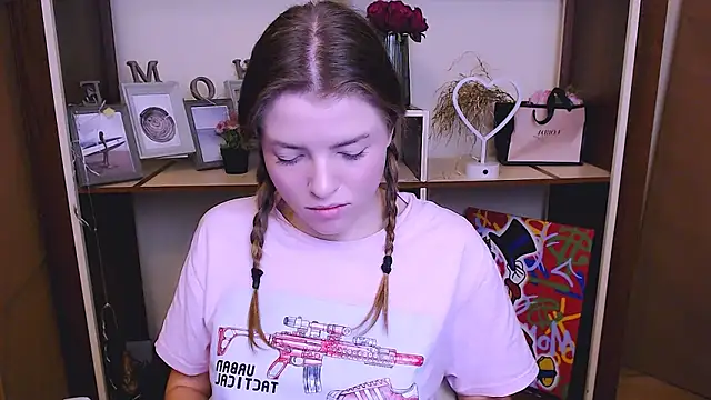 Snapshot of MissOliviaa_ chatting on January 25, 2025, 12:47 pm MissOliviaa  online show from January 25, 2025, 12:47 pm