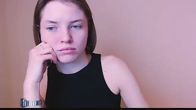 Snapshot of MissOliviaa_ chatting on February 7, 2025, 12:28 pm MissOliviaa  online show from February 7, 2025, 12:28 pm