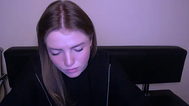 Snapshot of MissOliviaa_ chatting on February 20, 2025, 10:15 pm MissOliviaa  online show from February 20, 2025, 10:15 pm