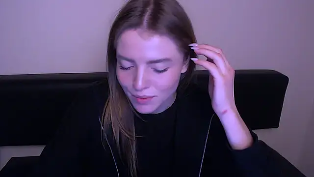 Snapshot of MissOliviaa_ chatting on February 21, 2025, 1:33 am MissOliviaa  online show from February 21, 2025, 1:33 am