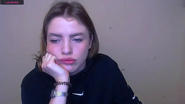 Snapshot of MissOliviaa_ chatting on February 27, 2025, 8:28 am MissOliviaa  online show from February 27, 2025, 8:28 am