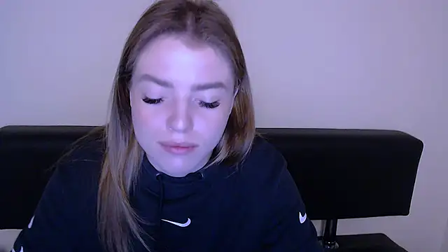 Snapshot of MissOliviaa_ chatting on March 6, 2025, 8:41 am MissOliviaa  online show from March 6, 2025, 8:41 am