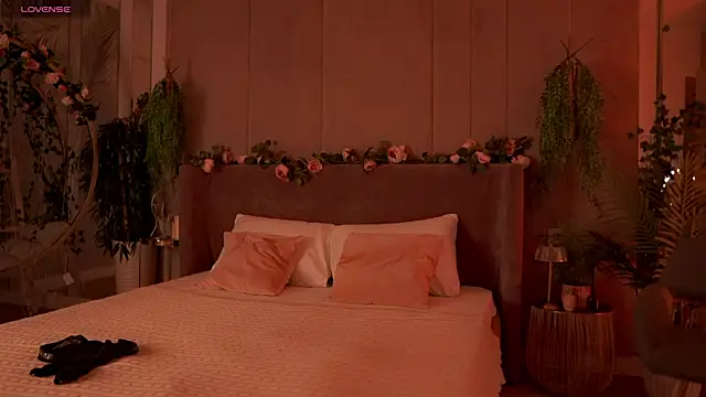 Snapshot of Smiley_Mia chatting on September 21, 2025, 5:09 am Smiley Mia online show from September 21, 2025, 5:09 am