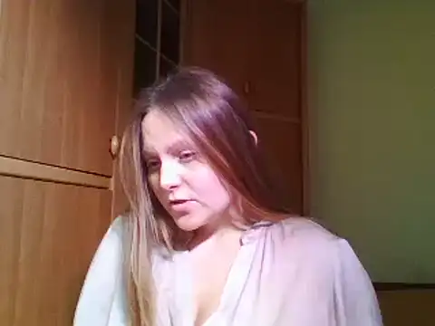 Evasapples online show from January 5, 2025, 6:13 pm