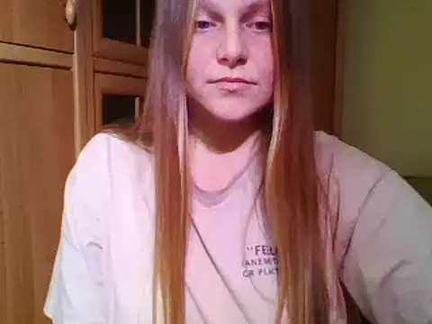 Evasapples online show from January 25, 2025, 10:39 pm