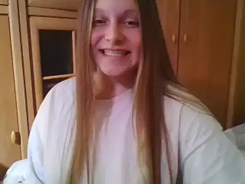 Evasapples online show from January 31, 2025, 10:10 pm