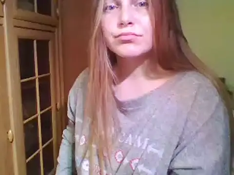 Evasapples online show from February 1, 2025, 4:22 pm