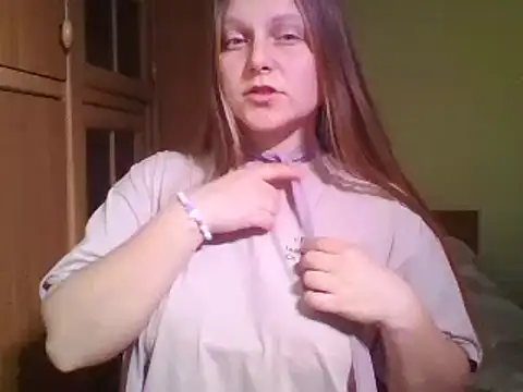 Evasapples online show from February 11, 2025, 4:13 pm