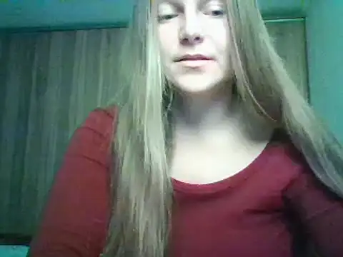 Evasapples online show from October 10, 2025, 7:35 pm