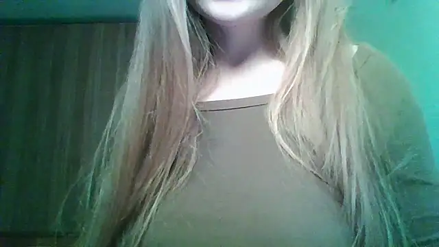 Evasapples online show from March 4, 2026, 10:27 pm