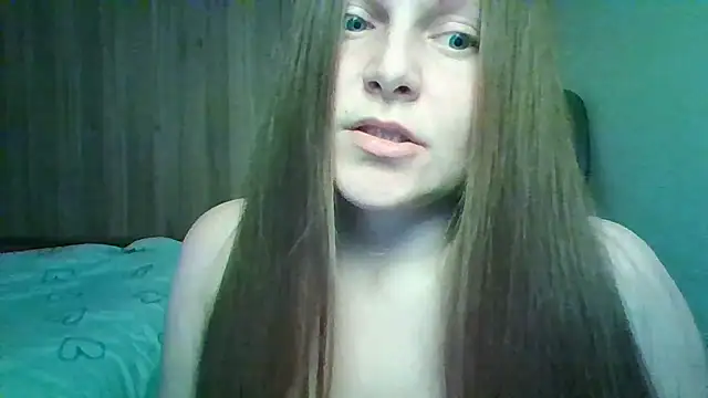 Evasapples online show from March 26, 2026, 9:42 pm