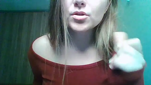 Snapshot of Evasapples chatting on June 11, 2026, 1:20 pm Evasapples online show from June 11, 2026, 1:20 pm
