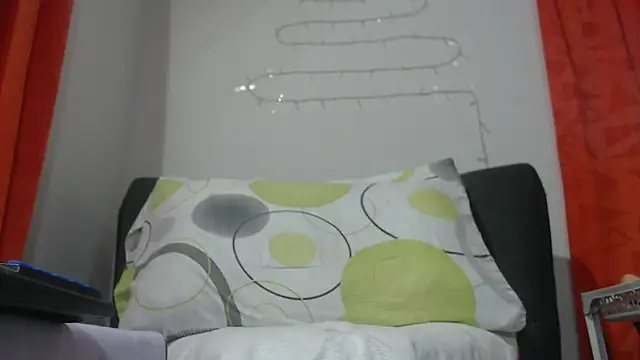 Snapshot of Lizz_xxxx chatting on February 24, 2026, 6:50 pm Lizz xxxx online show from February 24, 2026, 6:50 pm