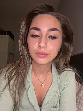 Snapshot of clobunny10 chatting on February 17, 2026, 10:38 pm clobunny10 online show from February 17, 2026, 10:38 pm