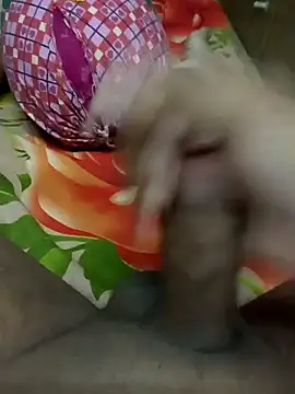 akash125800 online show from February 3, 2025, 5:18 am