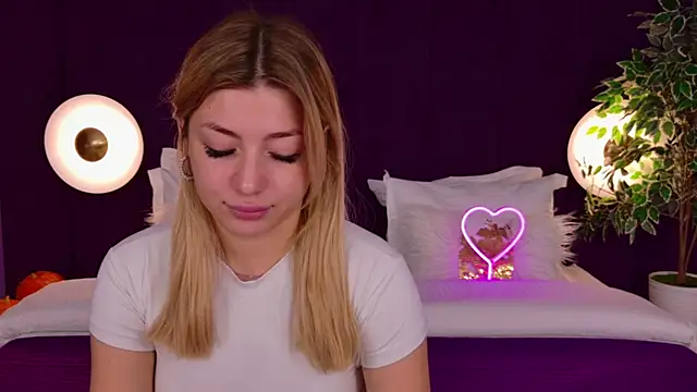 HelenaMorgan online show from October 18, 2025, 3:09 am