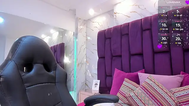 emma carterr1 online show from September 28, 2025, 2:44 pm