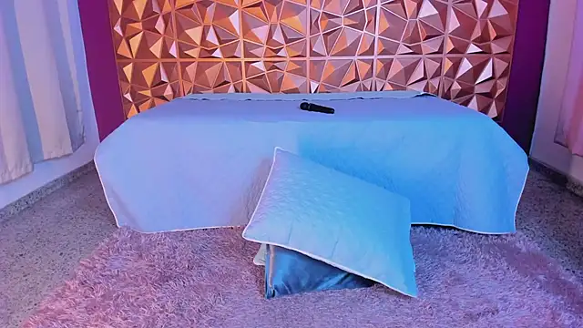 keendaall online show from December 31, 2024, 5:11 am