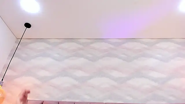 im nika  online show from February 26, 2025, 1:08 pm