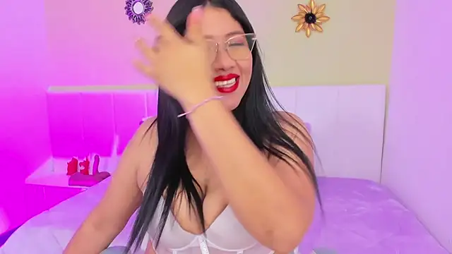 Snapshot of estrella_bigboobs14 chatting on October 1, 2025, 6:25 pm estrella bigboobs14 online show from October 1, 2025, 6:25 pm