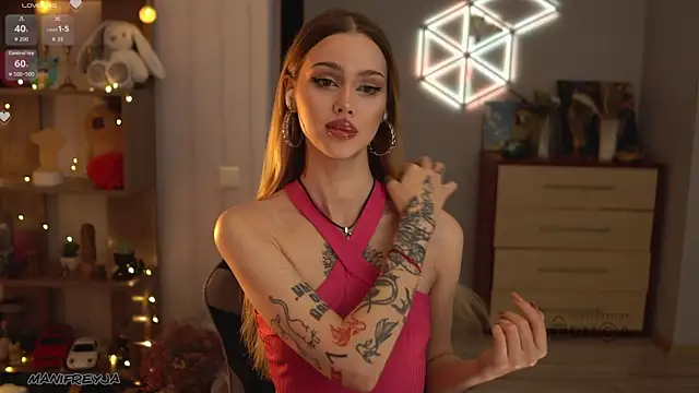 ManiFreyja online show from October 27, 2025, 9:52 pm