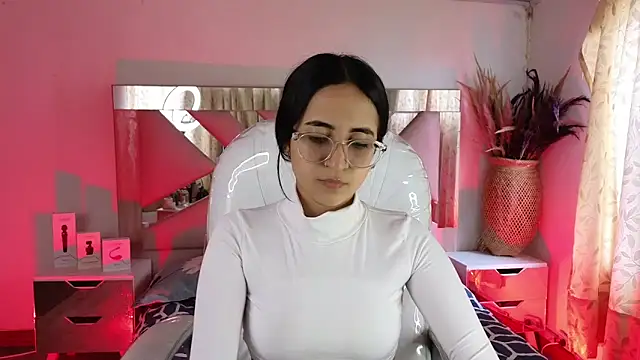 Mia Fischer online show from March 8, 2026, 7:39 pm