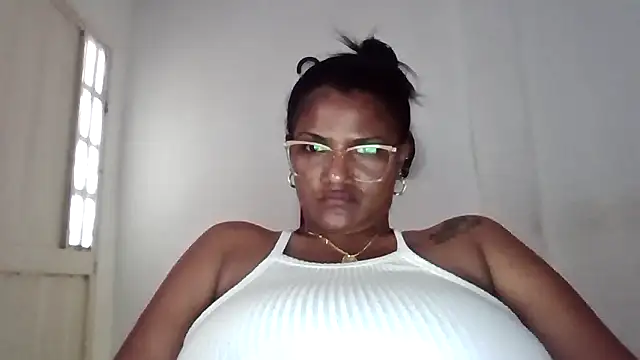 Snapshot of alejandraboobs07 chatting on April 4, 2026, 9:34 pm alejandraboobs07 online show from April 4, 2026, 9:34 pm