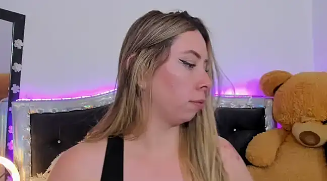 JanneKim online show from February 3, 2025, 3:42 am