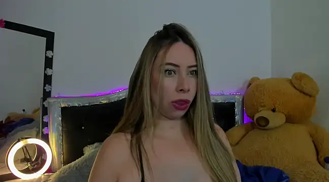 JanneKim online show from March 4, 2025, 9:54 pm