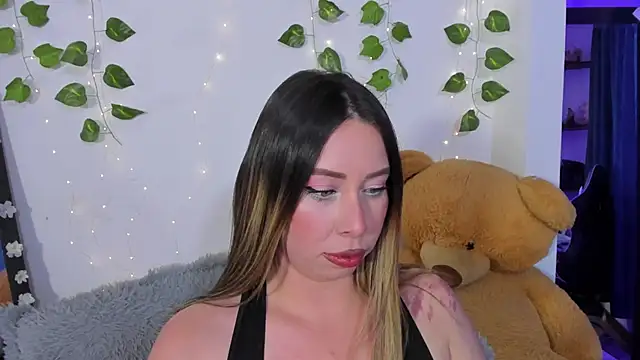 JanneKim online show from December 5, 2025, 6:59 pm