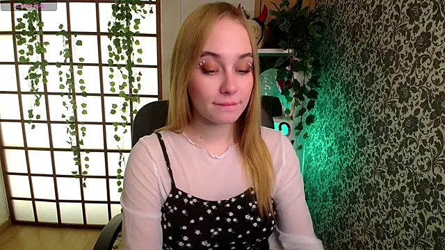 LianaBright online show from December 11, 2024, 2:30 am