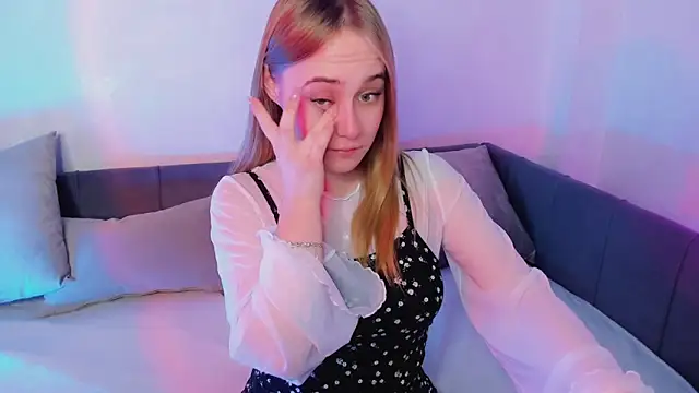 LianaBright online show from January 31, 2025, 5:51 am