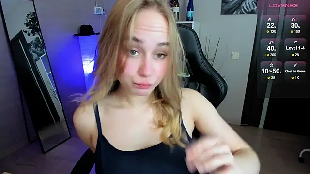 LianaBright online show from October 18, 2025, 2:36 am