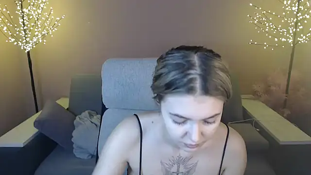 Snapshot of Ritaneer chatting on December 4, 2024, 9:07 am Ritaneer online show from December 4, 2024, 9:07 am