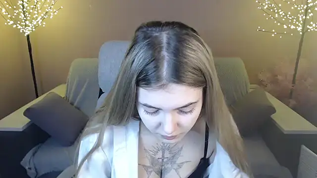 Snapshot of Ritaneer chatting on December 6, 2024, 9:10 am Ritaneer online show from December 6, 2024, 9:10 am