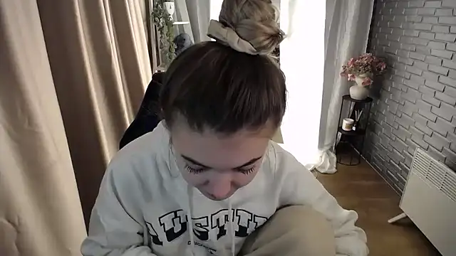 Snapshot of Ritaneer chatting on October 4, 2025, 8:45 am Ritaneer online show from October 4, 2025, 8:45 am