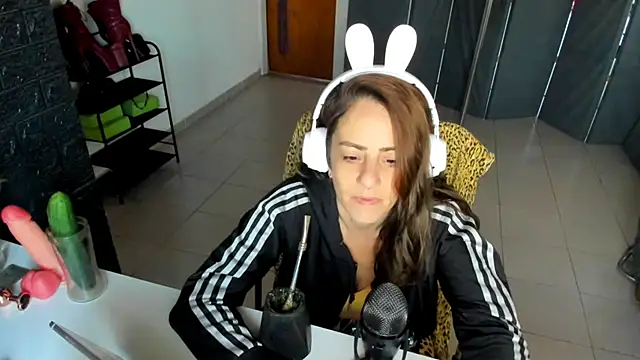 jessiburningheels online show from February 26, 2025, 10:15 am