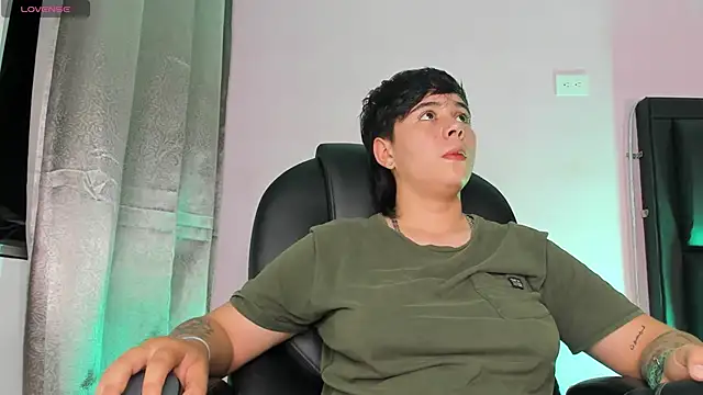 AbbySmiitth  online show from March 17, 2025, 5:05 pm