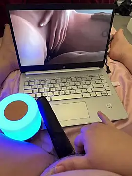 yourcutesarah online show from October 24, 2025, 11:39 am