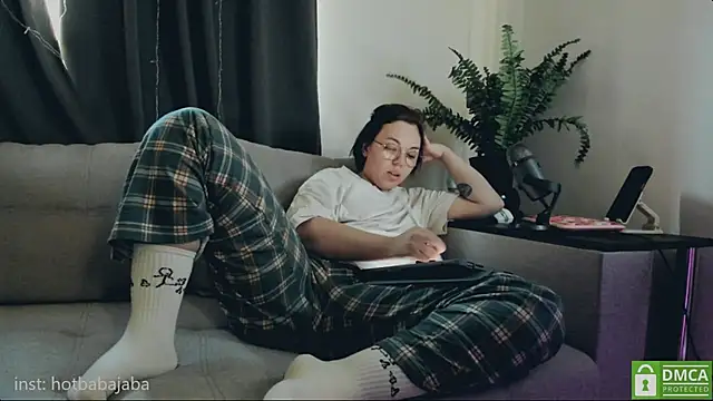 whoa-hoa-hoa-hoa-hoa online show from February 27, 2025, 2:32 pm