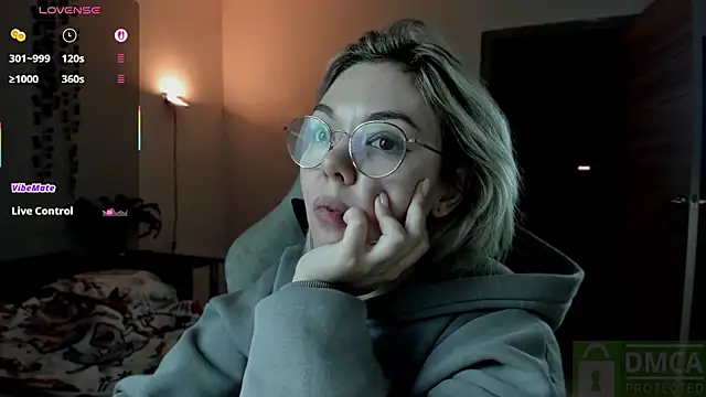 whoa-hoa-hoa-hoa-hoa online show from October 13, 2025, 9:15 pm