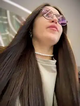 meow girl online show from March 29, 2026, 1:44 pm