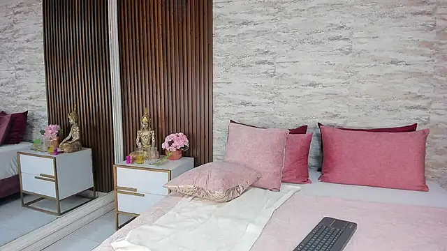 MadisonHunter2024 online show from January 27, 2025, 10:38 pm