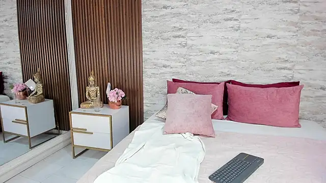 MadisonHunter2024 online show from February 20, 2025, 1:46 am