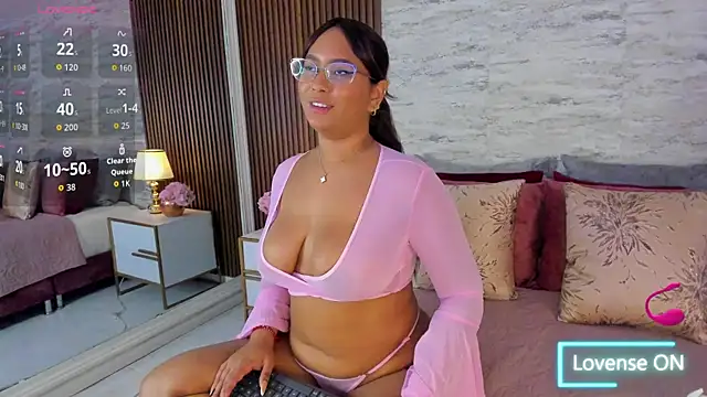 MadisonHunter2024 online show from November 7, 2025, 8:09 pm