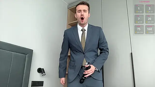 cute mark online show from September 18, 2025, 7:43 am